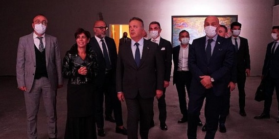 Fashion Week Istanbul presents Istanbul State Of Mind Sergisi, Sanat Ve Moda Dünyasını Buluşturdu