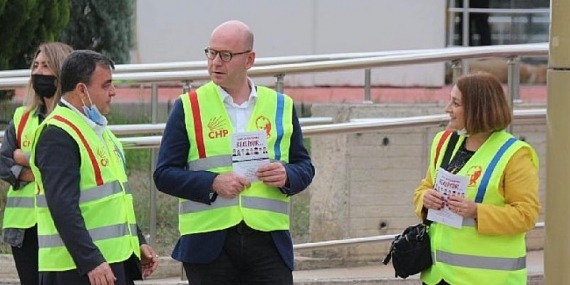 Sarı, Sağlık Çalışanlarına Broşür Dağıttı