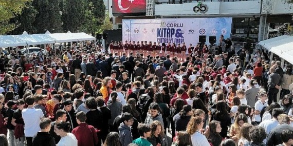 10. Çorlu Kitap ve Kırtasiye Fuarı Başladı