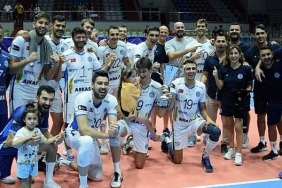 8-tsyd-izmir-voleybol-turnuvasinda-kazanan-arkas-spor.jpg