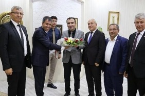 ahilik-haftasi-kutlama-heyeti-baskan-kalayci-yi-ziyaret-etti.jpg