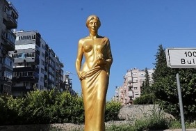 Altın Portakal’ın habercisi Venüs heykelleri caddelerde