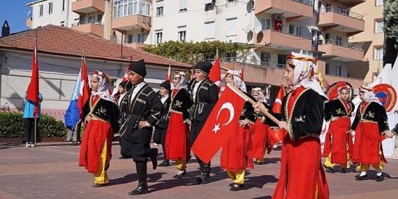 Altınova’da düşman işgalinden kurtuluşun 100. yıl coşkusu yaşandı.