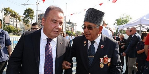 Antalya Büyükşehir Belediye Başkanı Muhittin Böcek Gaziler Günü’nü kutladı