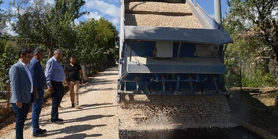 Antalya Büyükşehir’den Elmalı Kızılca  Mahallesi’nde asfalt çalışm