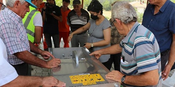 Antalya Büyükşehir’den İlçelere Üzüm Sıkma Makinesi