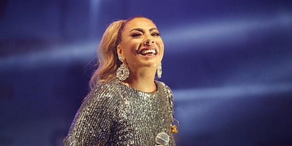 Antalya Food Fest gastronomi dünyasına ışık tutuyor  Başkan Böcek festival alanında halkla buluştu Işın Karaca’dan muhteşem konser