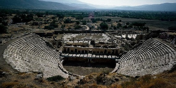Ara Güler Müzesi’nin Ankara’daki ilk sergisi “Aphrodisias-Ara Güler” Erimtan Arkeoloji ve Sanat Müzesi iş birliği ile açılıyor
