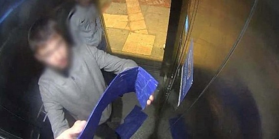 Asansör kabinlerine zarar verdiler