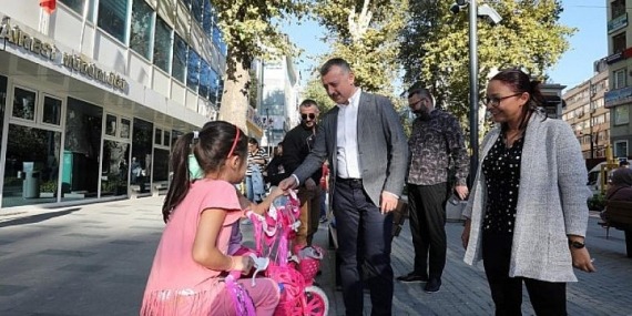 Başkan Büyükakın: Cumhuriyet Bulvarı ismiyle de kentimize çok yakıştı