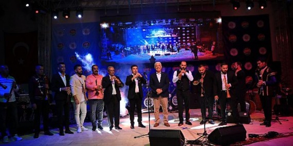 Başkan Gürün; Festivallerin Yasaklanmadığı, Gençlerin Endişe Duymadığı Yarınlar İçin Çalışıyoruz