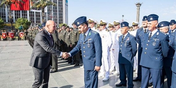 Başkan Soyer gaziler için düzenlenen törene katıldı