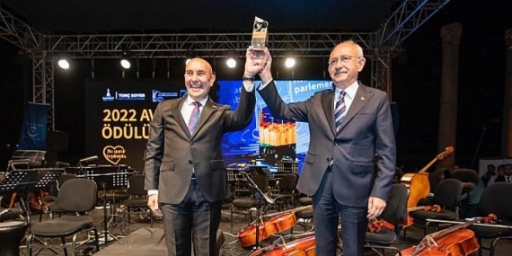 Başkan Soyer: Ödülü 4,5 milyon İzmirli adına alıyorum