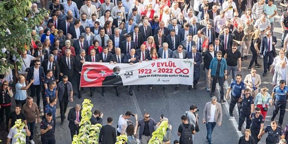 Basmane’den Cumhuriyet Meydanı’na zafer yürüyüşü