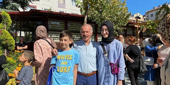 Bayrampaşa aynı anda kitap okudu