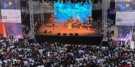 Beyoğlu Kültür Yolu Festivali Türk Telekom Açık Hava Sahnesi’nde   sanat ve eğlence için geri sayım başladı