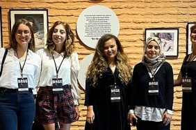 bir-adim-var-vakfinin-destekledigi-10-genc-kadin-sanatci-base-istanbulda.jpg