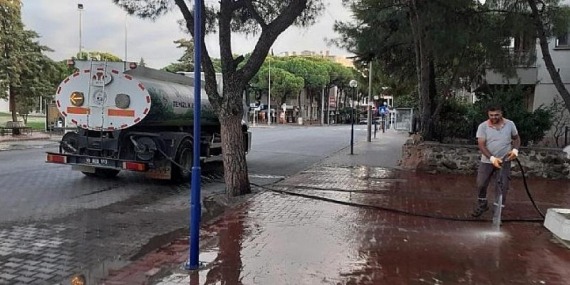 Burhaniye Köşe Bucak Temizlenip Yıkanıyor