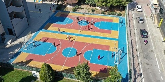 Büyükşehir’den 106 okula daha basketbol ve voleybol sahası