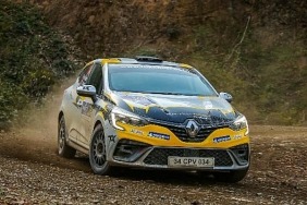 clio-rally-trophy-turkey-kocaeli-rallisi-ile-devam-ediyor.jpg
