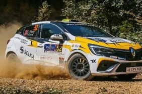 clio-rally-trophy-turkey-kocaeli-rallisinde-kazanan-ekip-menderes-okur-ve-ozden-yilmaz-oldu.jpg