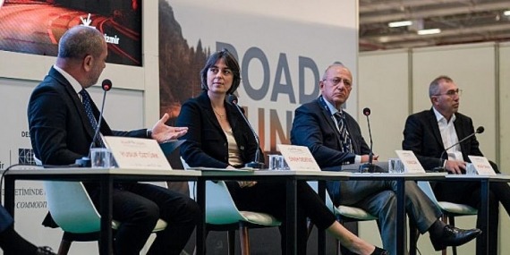 Denizde toplu taşımanın geleceği konuşuldu