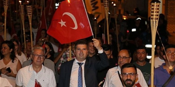 Edremit’te 100. Yıl fener alayı