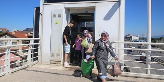 Fatma Seher Üst Geçidinin asansörleri tamir edildi