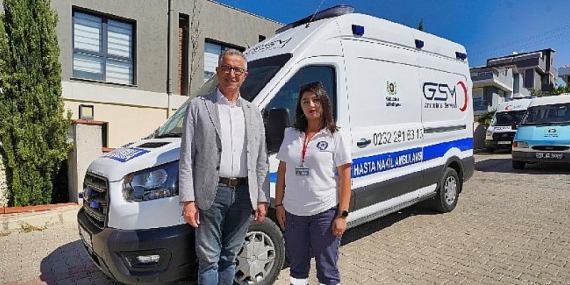 Gaziemir’in ilk kadın ambulans şoförü Hazal Sert