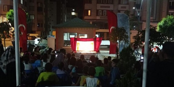 Hacivat Karagöz Oyunu Çocuklardan Büyük Beğeni Aldı