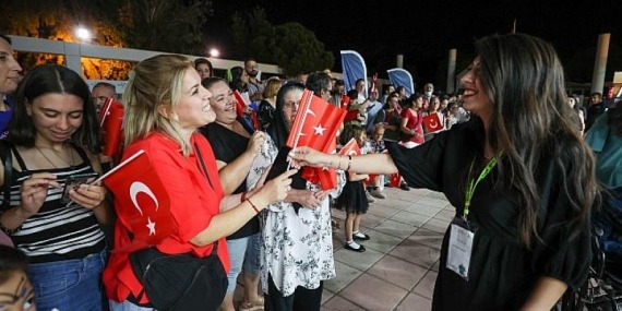 İEF’teki Buca standında 9 Eylül coşkusu