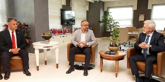 İYİ Parti’den Başkan Erdem’e teşekkür ziyareti