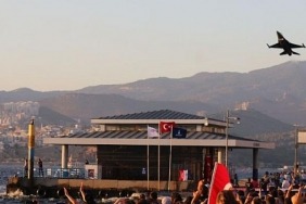 izmir-airshow-22-milyon-izleyicisi-ile-rekor-kirdi.jpg