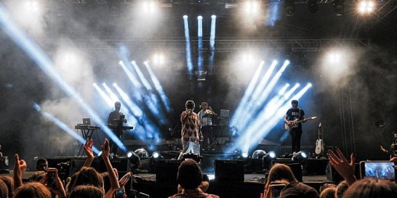 İzmir Fuarı’nda eğlence ve sanat her sahnede