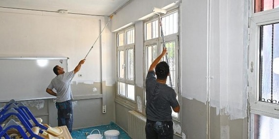 Karabağlar Belediyesi okulları da boyuyor