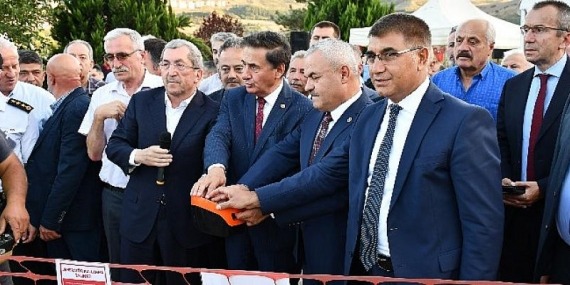 Karabük Belediyesi tarafından yaptırılan Balıklarkayası Battı-Çıktı ve kavşak projesinin resmi temel atma töreni gerçekleşti