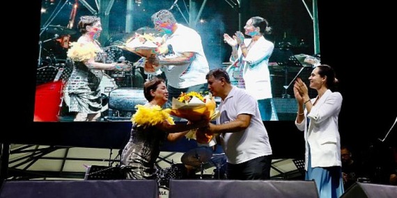 Karşıyaka’da Nazan Öncel İle 9 Eylül Şöleni