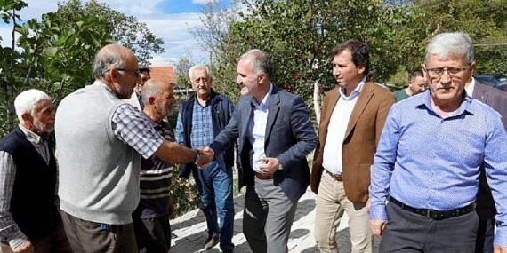 Kırsal Mahallelerde Parke Taş Çalışmaları Sürüyor