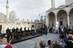 konya-mistik-muzik-festivali-misirli-grup-el-hadra-ensemble-konseri-ile-devam-ediyor.jpg