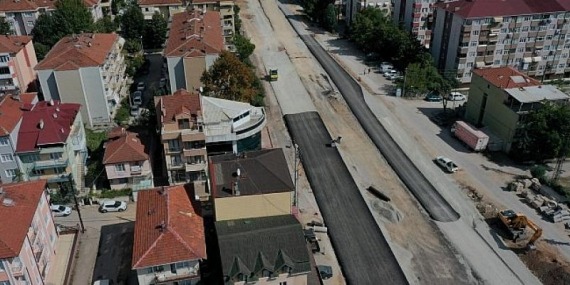Kuruçeşme Tramvay Hattında yan yollar asfaltlandı