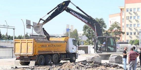 Milli İrade Meydanı’nda hafriyat kazısına başlandı