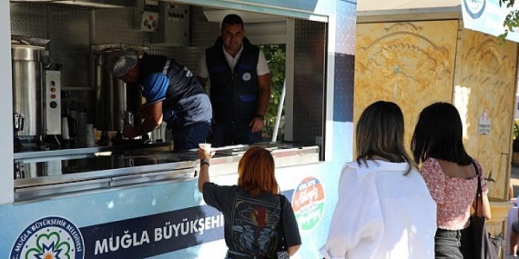 Muğla Büyükşehir, öğrencilere çorba dağıtımına başladı