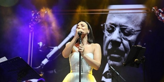 Neşet Ertaş, Kocaeli’de gönüllere yol açtı