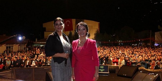 Pazaryeri Belediyesi, ilçenin düşman işgalinden kurtuluşunun 100. yılı dolayısıyla düzenlediği programla müzik dolu bir geceye imza attı