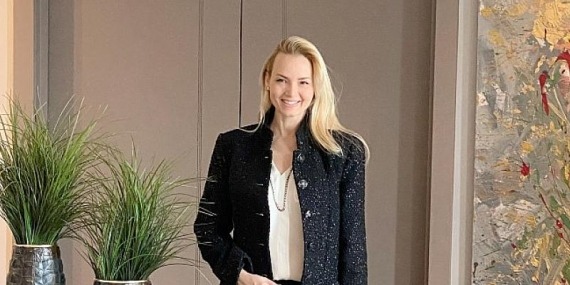 Soyut Ekspresyonist Çalışmaları İle İsminden Söz Ettiren Sanatçı Özge Gürkan Louvre Müzesinde