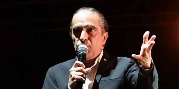 Troya Kültğr Yolu Festivali’nde  Fahir Atakoğlu Rüzgarı