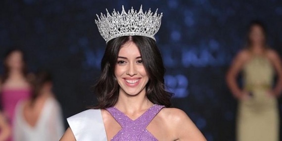 Türkiye’nin En Güzel Kızı Nursena Say