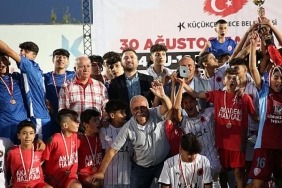 u-14-u-16-futbol-turnuvasi-sampiyonlari-belli-oldu.jpg