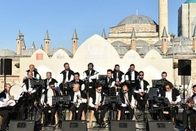 uluslararasi-konya-mistik-muzik-festivalinin-3uncu-gununde-azerbaycandan-teyyub-aslanov-sahnedeydi.jpg