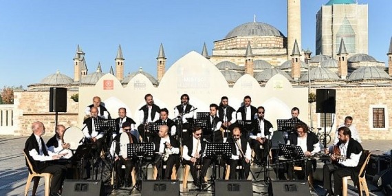 Uluslararası Konya Mistik Müzik Festivali’nin 3’üncü Gününde Azerbaycan’dan Teyyub Aslanov Sahnedeydi